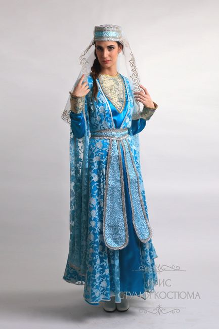 Грузинский национальный женский костюм