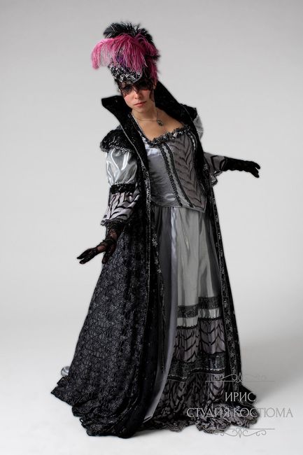 Придворное платье 18 века серое с черным