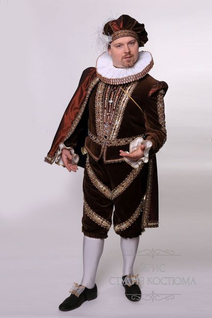 Мужской костюм эпохи Возрождения коричневый